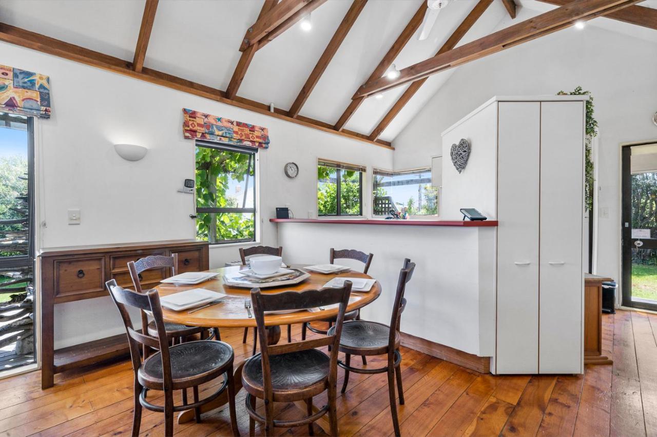 Waimea Cottage - Waikanae Holiday Home Esterno foto
